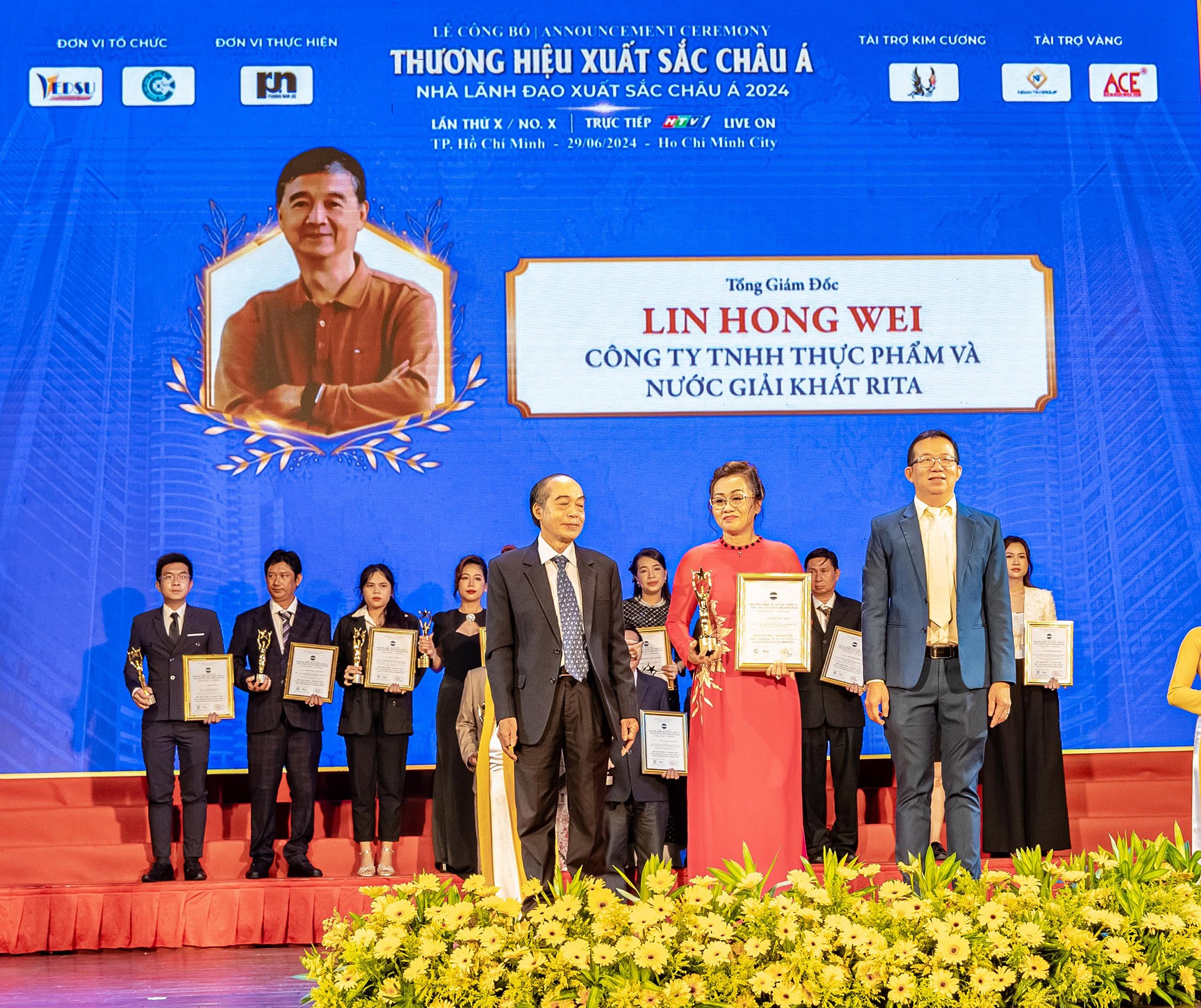 TỔNG GIÁM ĐỐC LIN HONG WEI – NGƯỜI THUYỀN TRƯỞNG TÀI BA ĐƯA RITA “VƯỢT SÓNG RẼ GIÓ”